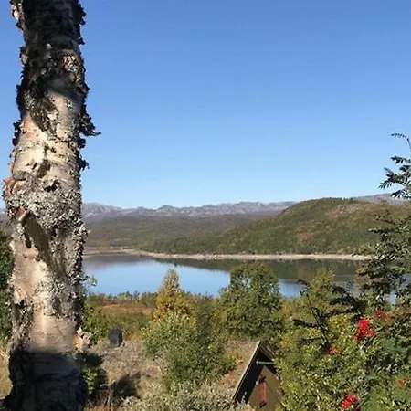 Dom wakacyjny Authentic Overlooking Mosvann