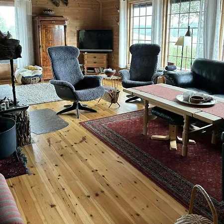 Сasa de vacaciones Authentic Overlooking Mosvann *